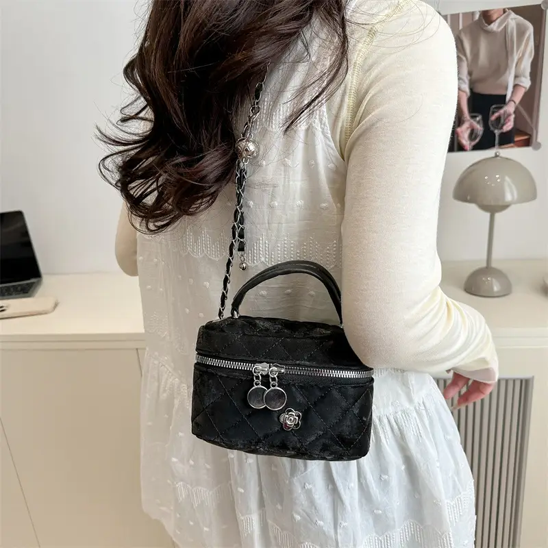 Quilted White Lady's Cosmetic Handbag with Chain Strap - Image 8