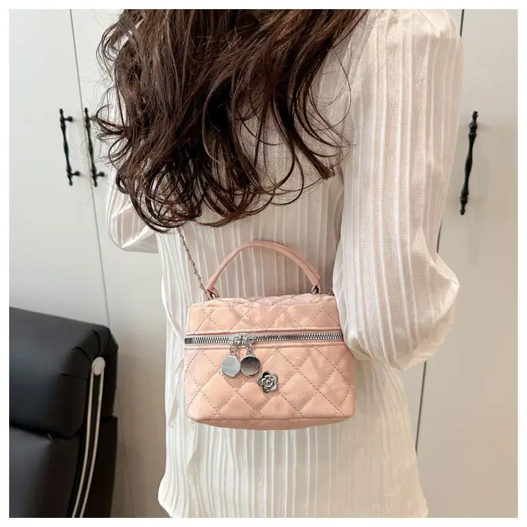 Quilted White Lady's Cosmetic Handbag with Chain Strap — feature 11
