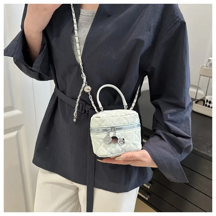 Quilted White Lady's Cosmetic Handbag with Chain Strap — feature 15