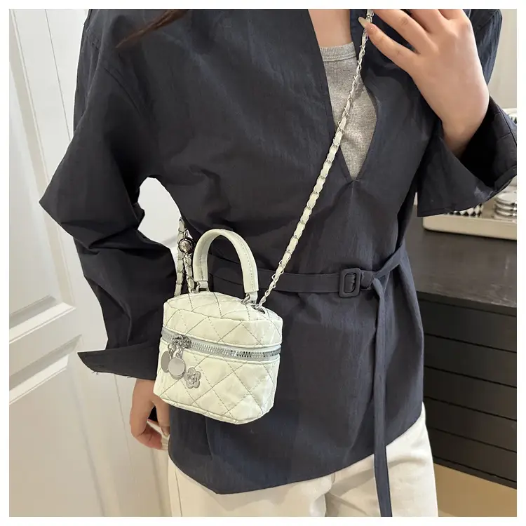 Quilted White Lady's Cosmetic Handbag with Chain Strap — feature 16
