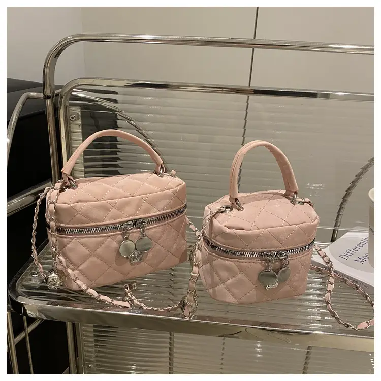 Quilted White Lady's Cosmetic Handbag with Chain Strap — feature 21