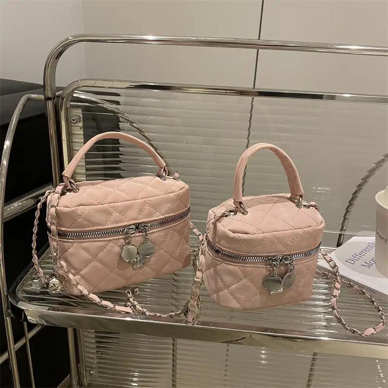 Quilted White Lady's Cosmetic Handbag with Chain Strap - Image 3