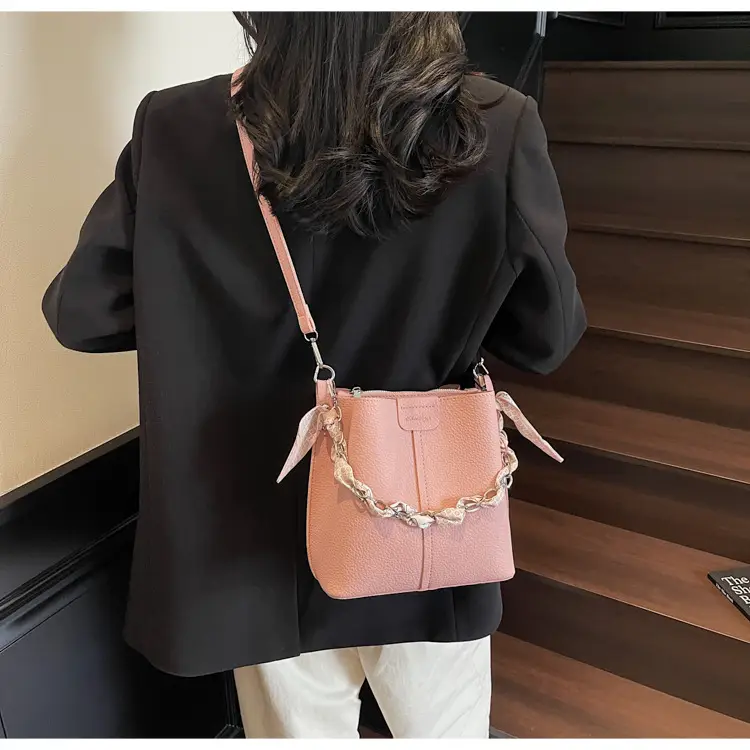 Light Luxury Vegetable Basket Bag for Women — feature 35
