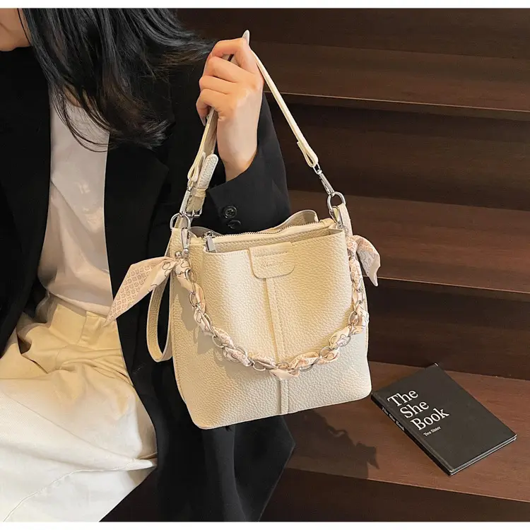 Light Luxury Vegetable Basket Bag for Women — feature 38