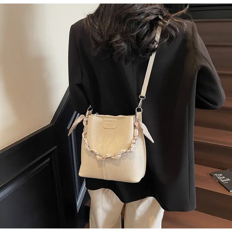 Light Luxury Vegetable Basket Bag for Women — feature 40