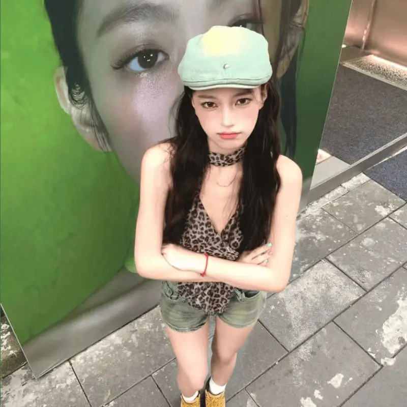 Vintage Wash Denim Rivet Beret Women's Cap - Image 5