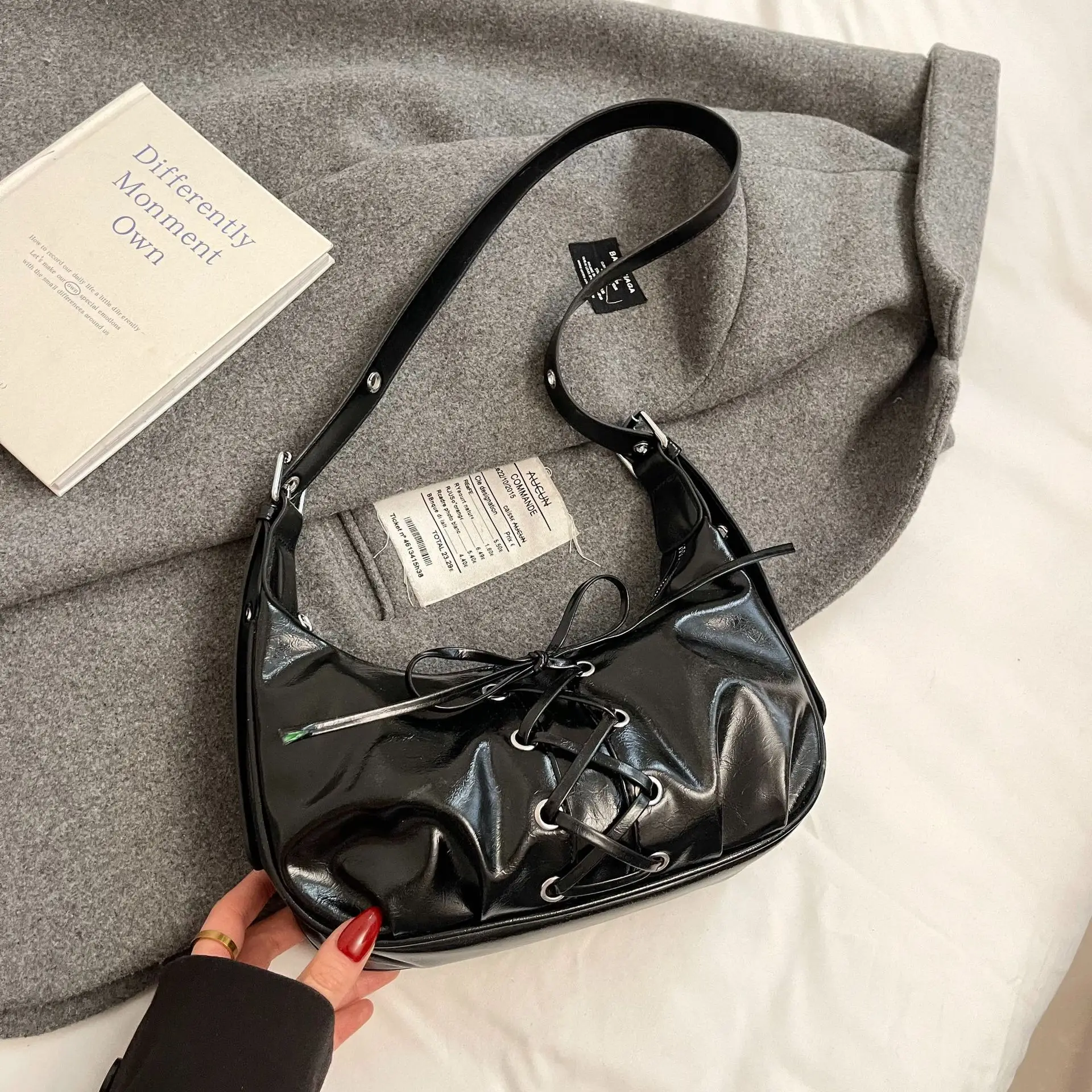 Elegant Lace-Up Bow Shoulder Bag for Women - Image 2