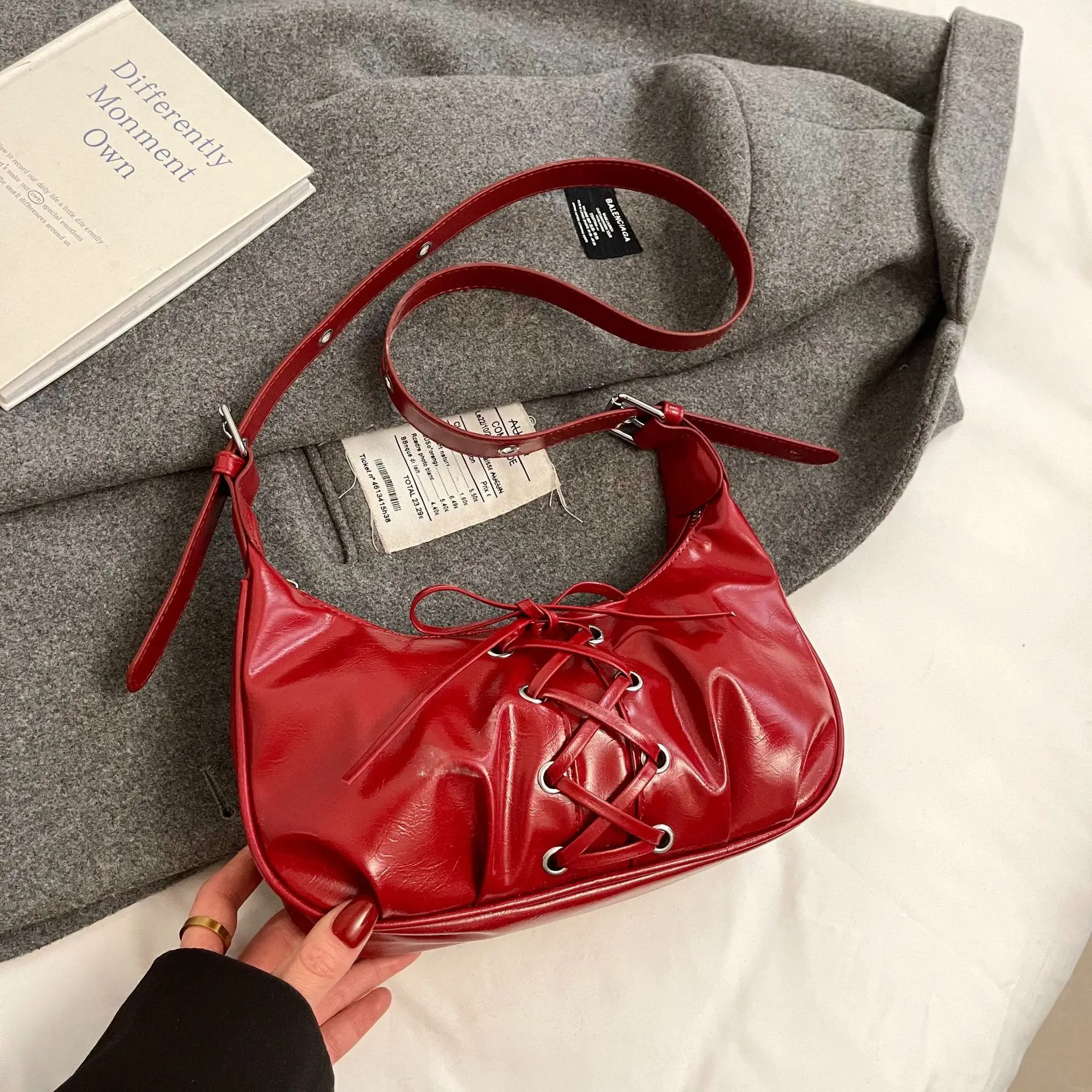 Elegant Lace-Up Bow Shoulder Bag for Women - Image 3