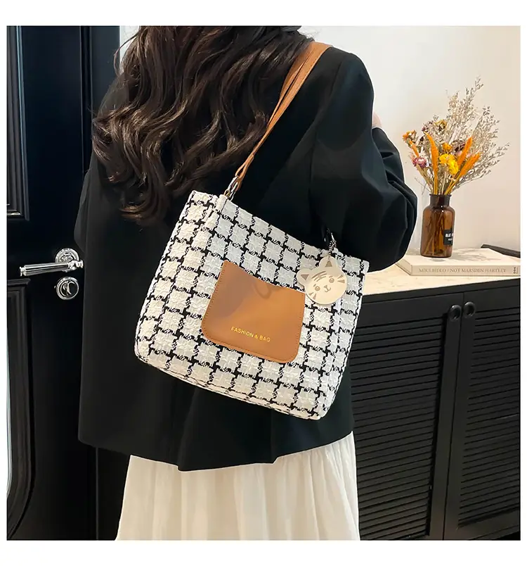 Women's Plaid Shoulder Bag Large Capacity 2025 — feature 13