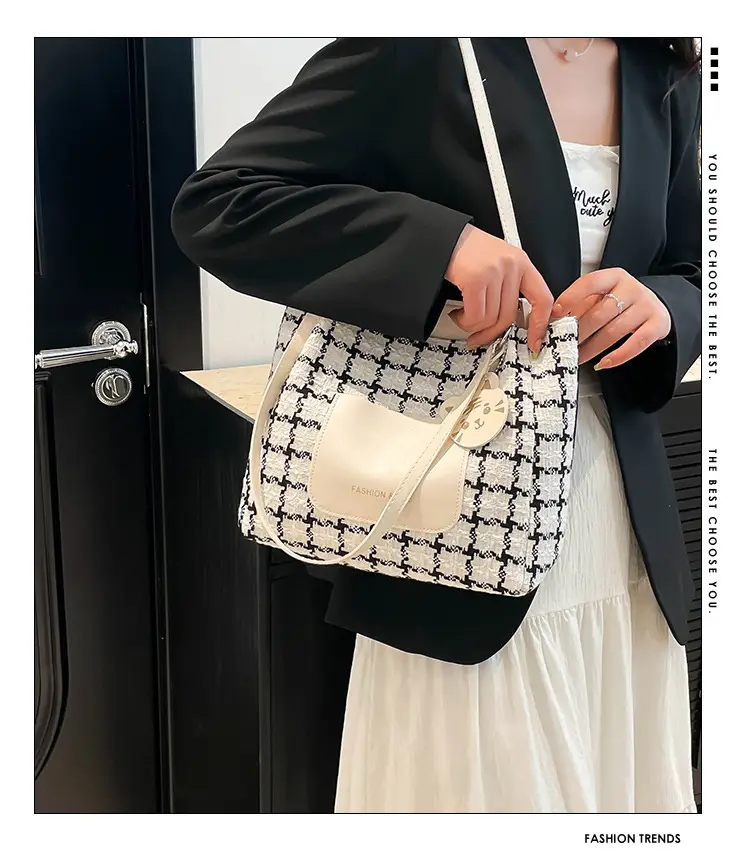 Women's Plaid Shoulder Bag Large Capacity 2025 — feature 2