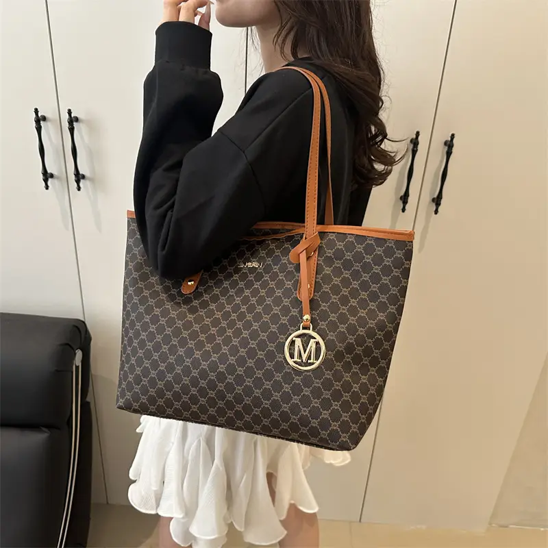 Women's Printed Letter Tote Bag Large Capacity Autumn Winter - Image 6