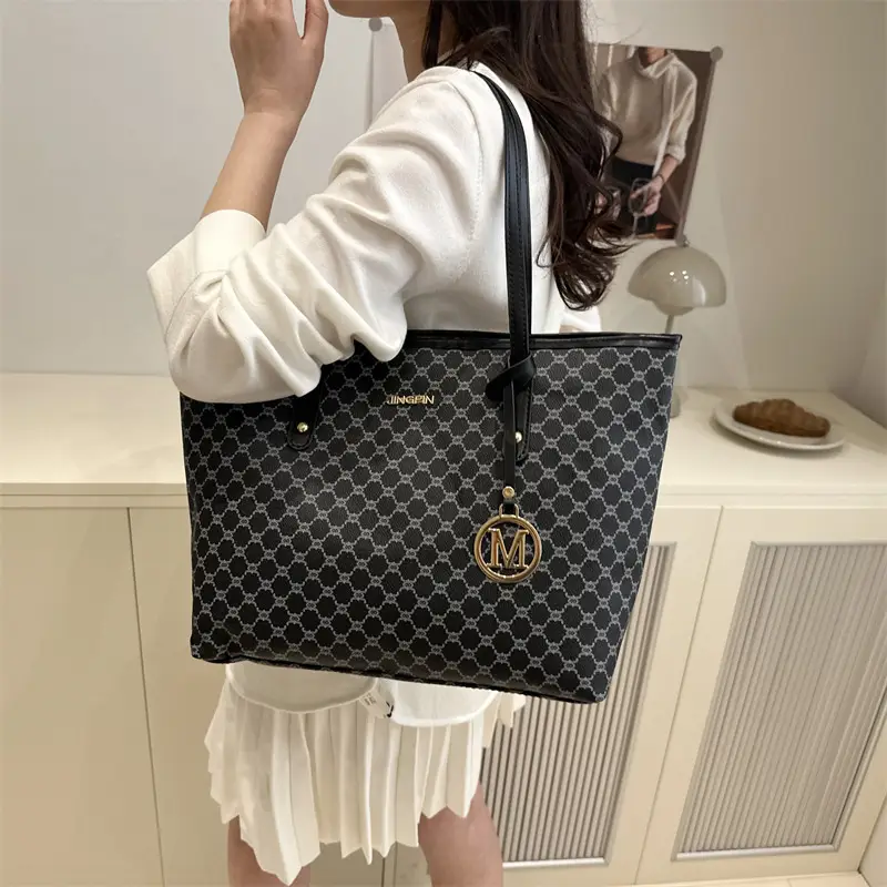 Women's Printed Letter Tote Bag Large Capacity Autumn Winter - Image 8