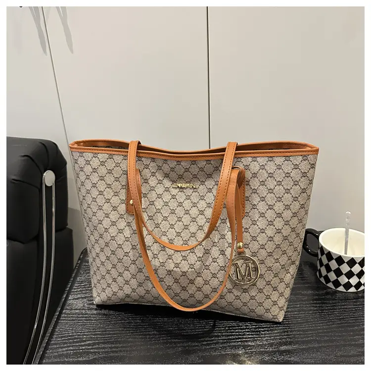 Women's Printed Letter Tote Bag Large Capacity Autumn Winter — feature 12