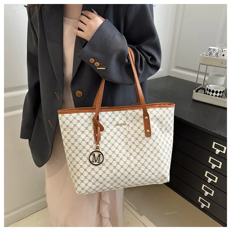 Women's Printed Letter Tote Bag Large Capacity Autumn Winter — feature 13