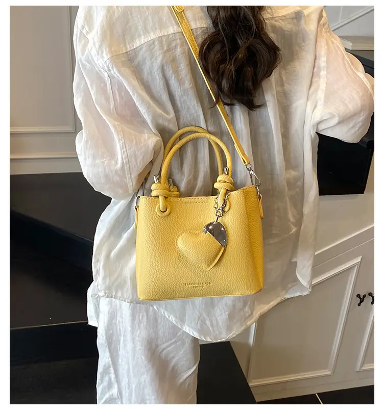 2025 Summer White Leather Shoulder Crossbody Bag — feature 2