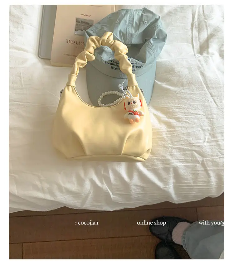 Women's Pleated Shoulder Bag with Doll Design Beige — feature 10