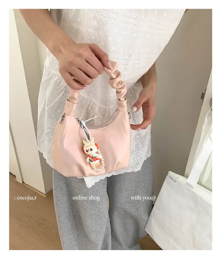 Women's Pleated Shoulder Bag with Doll Design Beige — feature 21