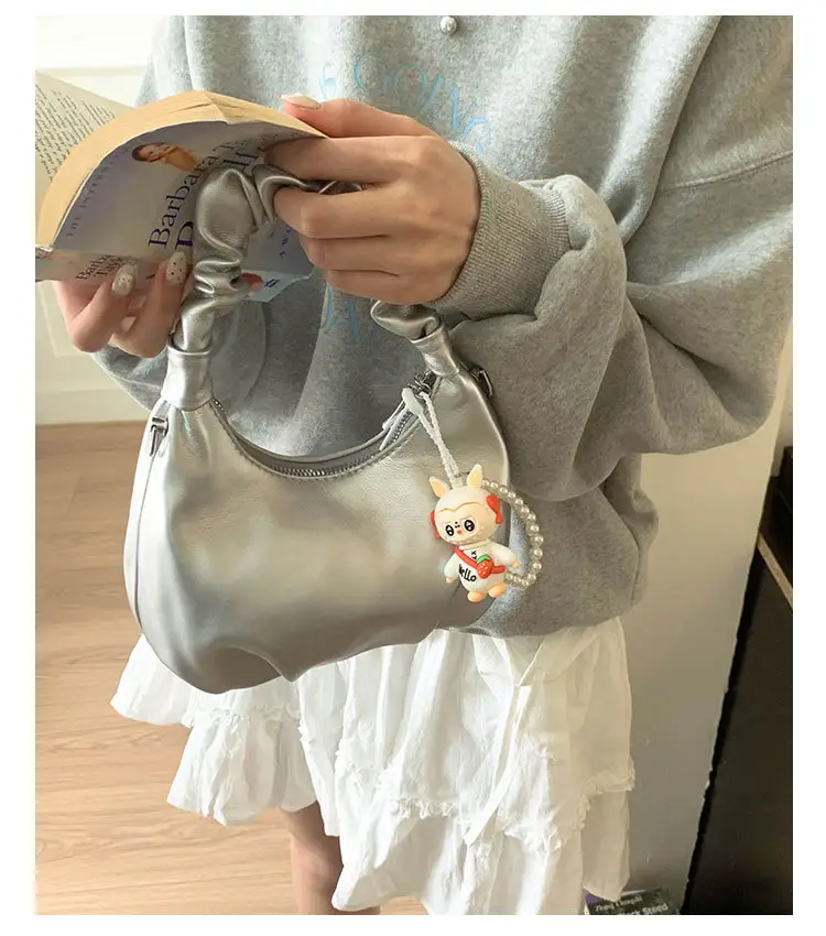 Women's Pleated Shoulder Bag with Doll Design Beige — feature 23