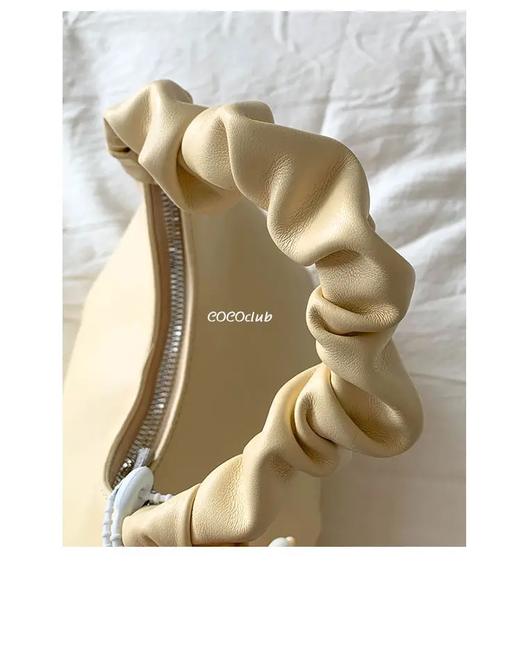 Women's Pleated Shoulder Bag with Doll Design Beige — feature 9