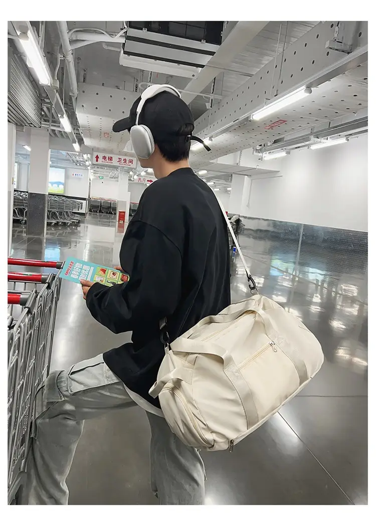 Large Capacity Fitness Sports Men's Shoulder Bag — feature 10