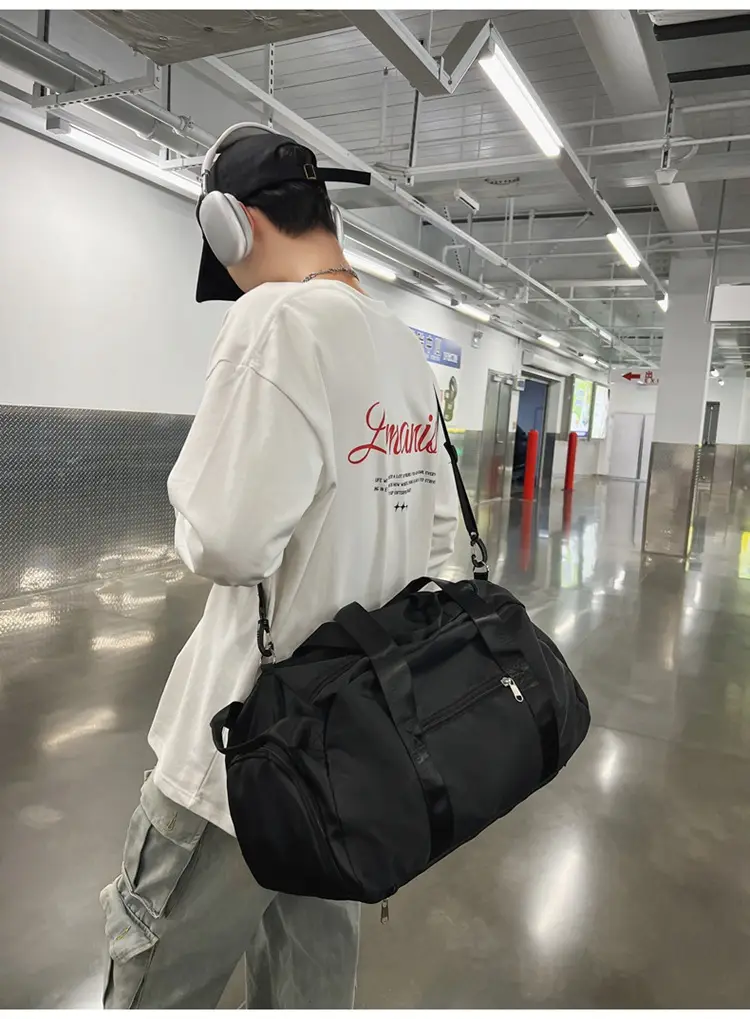 Large Capacity Fitness Sports Men's Shoulder Bag — feature 27