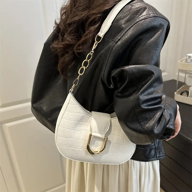 Pink Semicircular Chain Shoulder Bag for Women