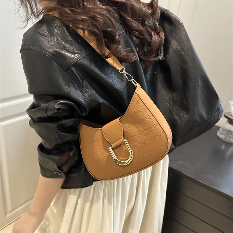 Pink Semicircular Chain Shoulder Bag for Women
