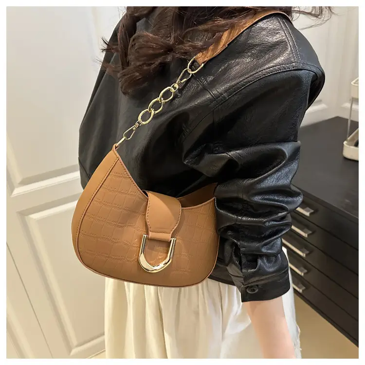 Pink Semicircular Chain Shoulder Bag for Women — feature 12