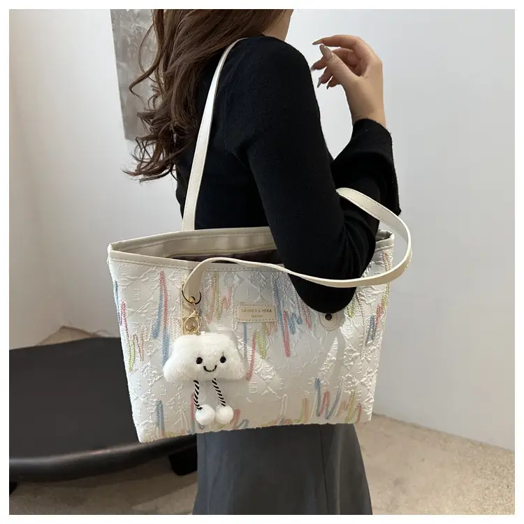 2025 Cute Bear Pendant Tote Bags Women's Shoulder Bags — feature 10
