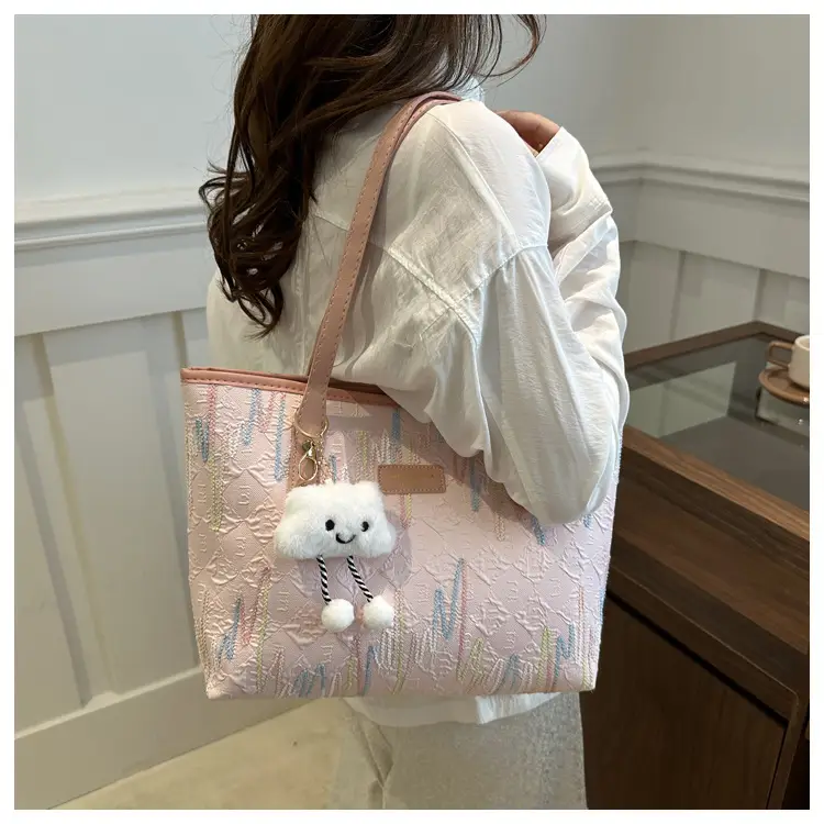 2025 Cute Bear Pendant Tote Bags Women's Shoulder Bags — feature 17