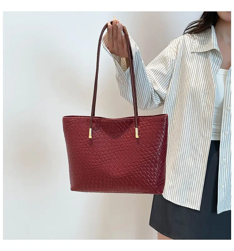 2025 Women's White Textured Shoulder Bag Large Capacity — feature 15