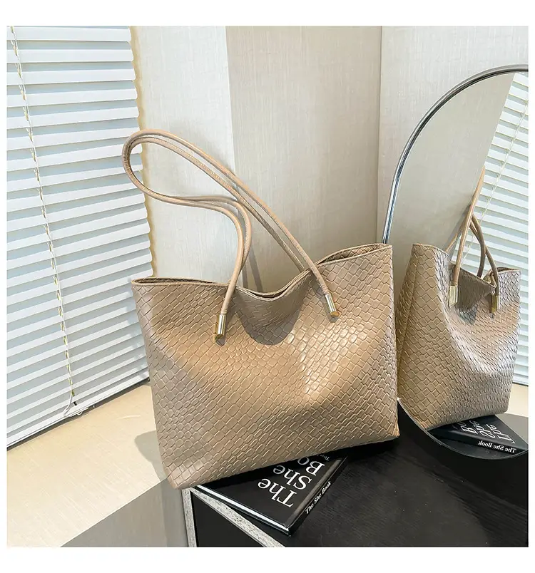 2025 Women's White Textured Shoulder Bag Large Capacity — feature 27