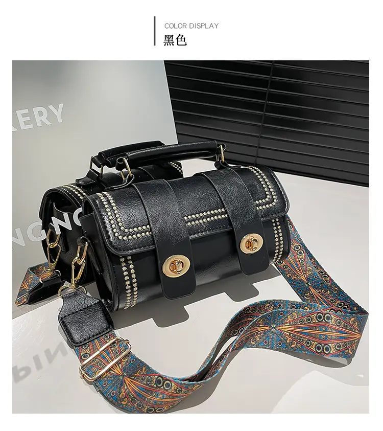 Green Leather Crossbody Bag with Wide Strap — feature 11
