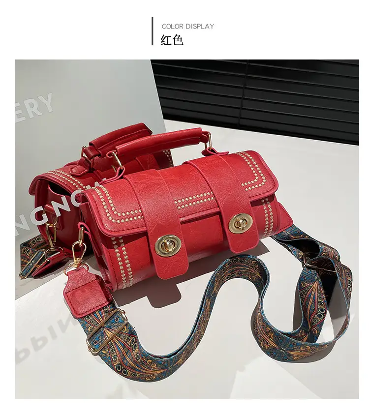 Green Leather Crossbody Bag with Wide Strap — feature 15