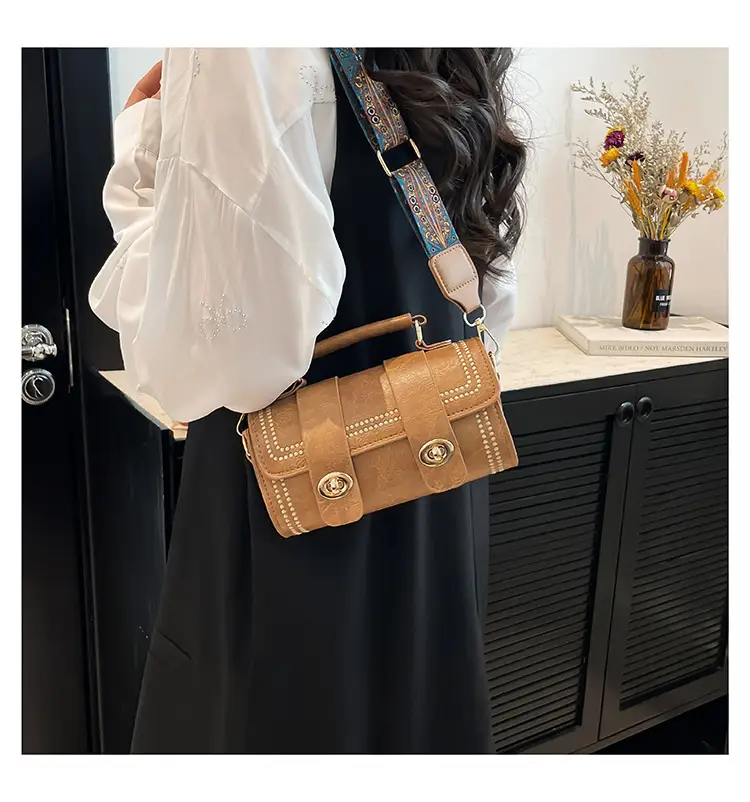 Green Leather Crossbody Bag with Wide Strap — feature 22