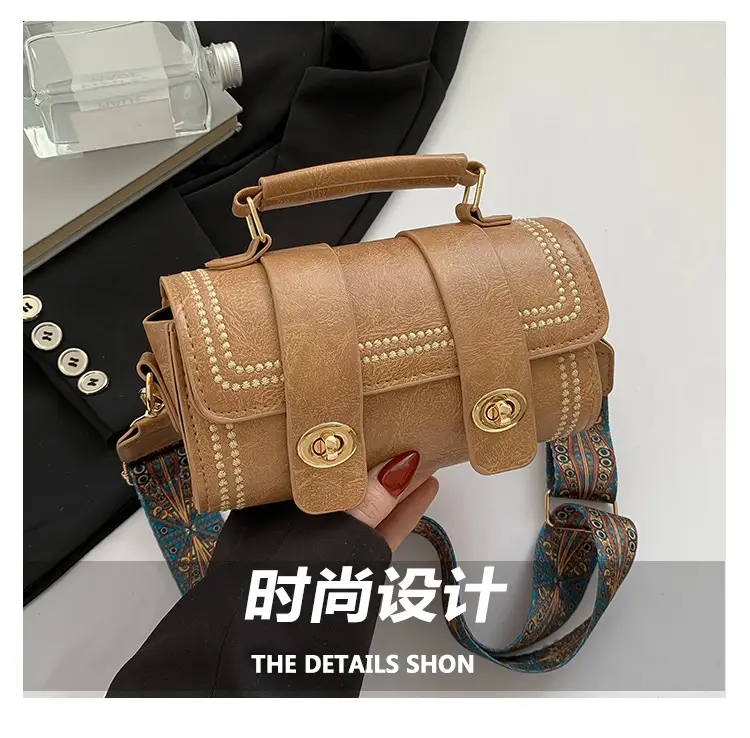 Green Leather Crossbody Bag with Wide Strap — feature 4