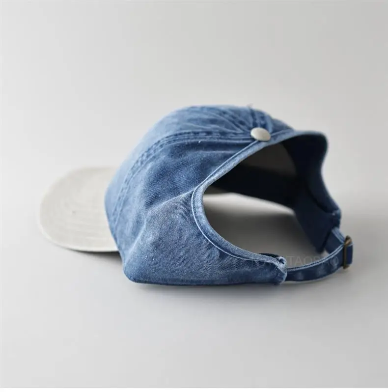 Women Sunshade Duck Cap Gray Black Baseball — feature 3