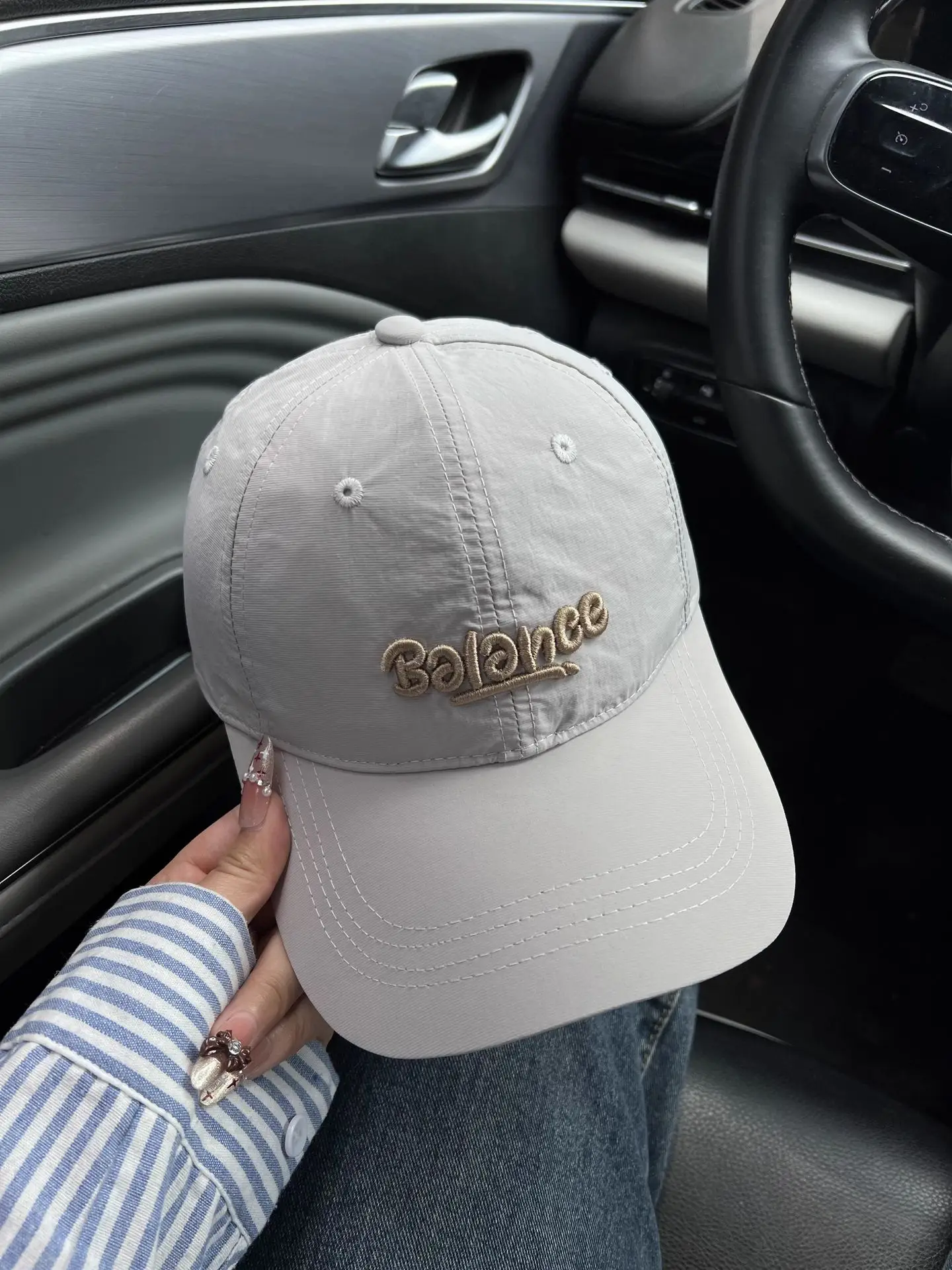 Women Baseball Cap Balance Light Gray Wide Brim — feature 2
