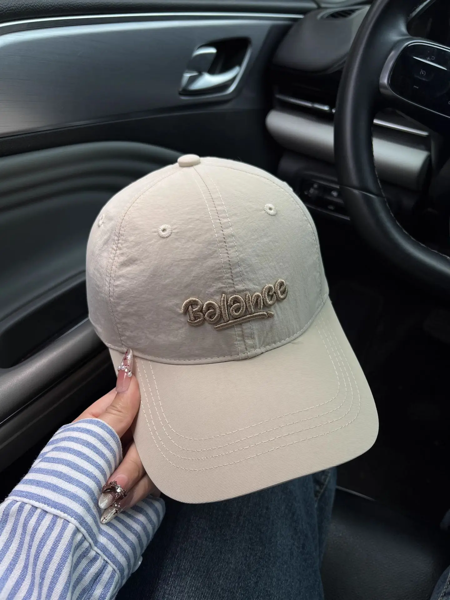 Women Baseball Cap Balance Light Gray Wide Brim — feature 4