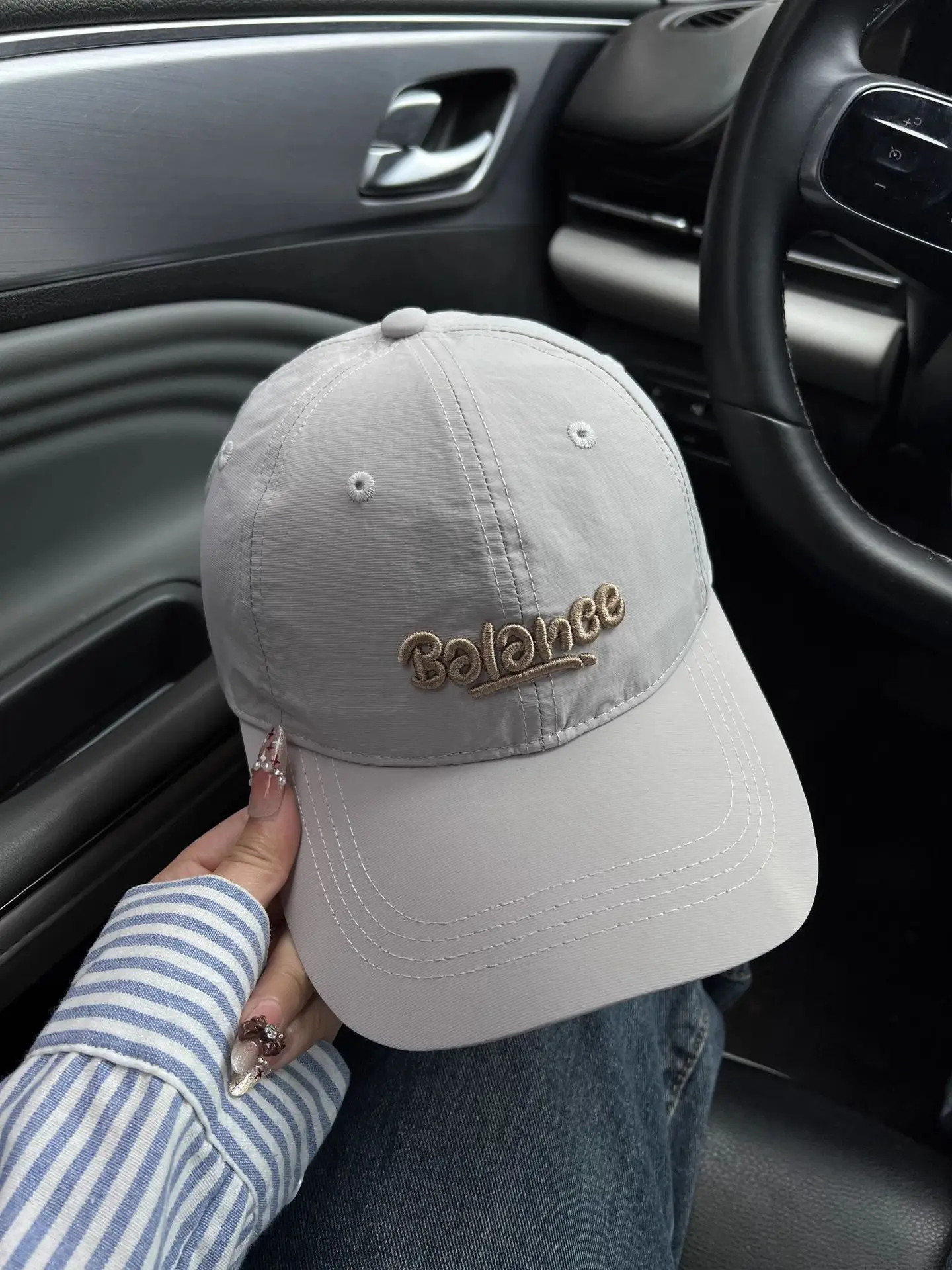 Women Baseball Cap Balance Light Gray Wide Brim — feature 7