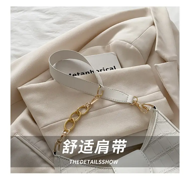 Fashionable Semicircular Shoulder Bags for Women — feature 6