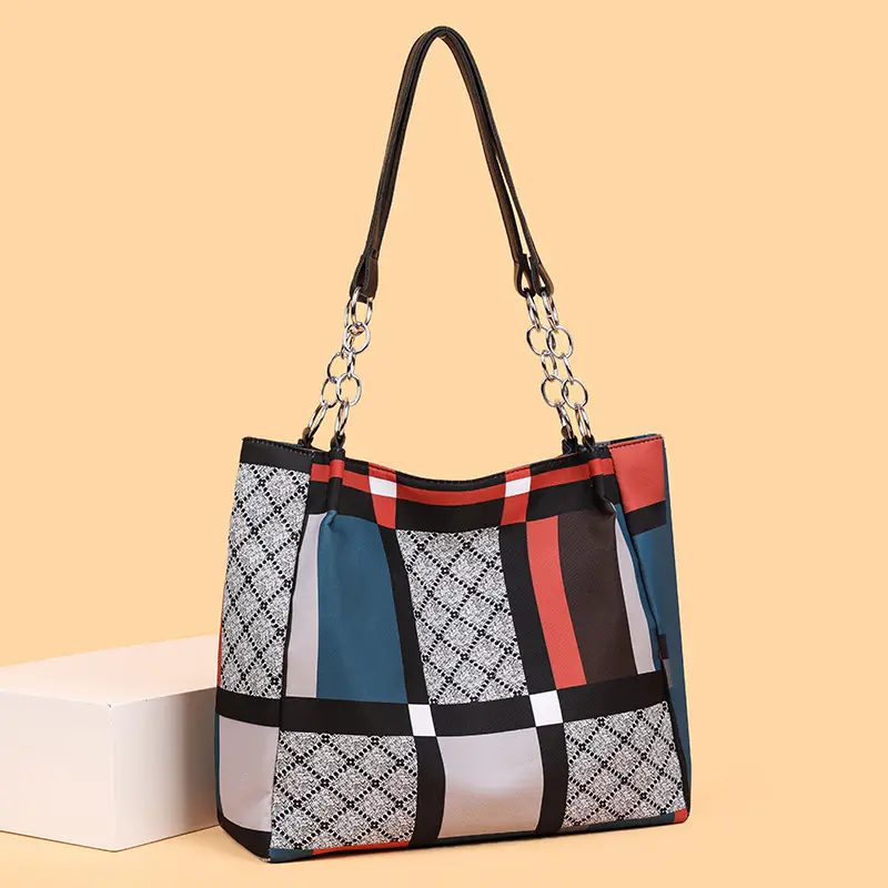 New Foreign Trade Nylon Plaid Large Tote Bag Women - Image 4