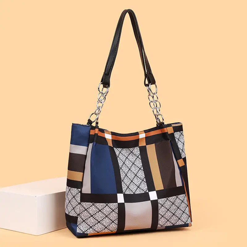 New Foreign Trade Nylon Plaid Large Tote Bag Women - Image 5