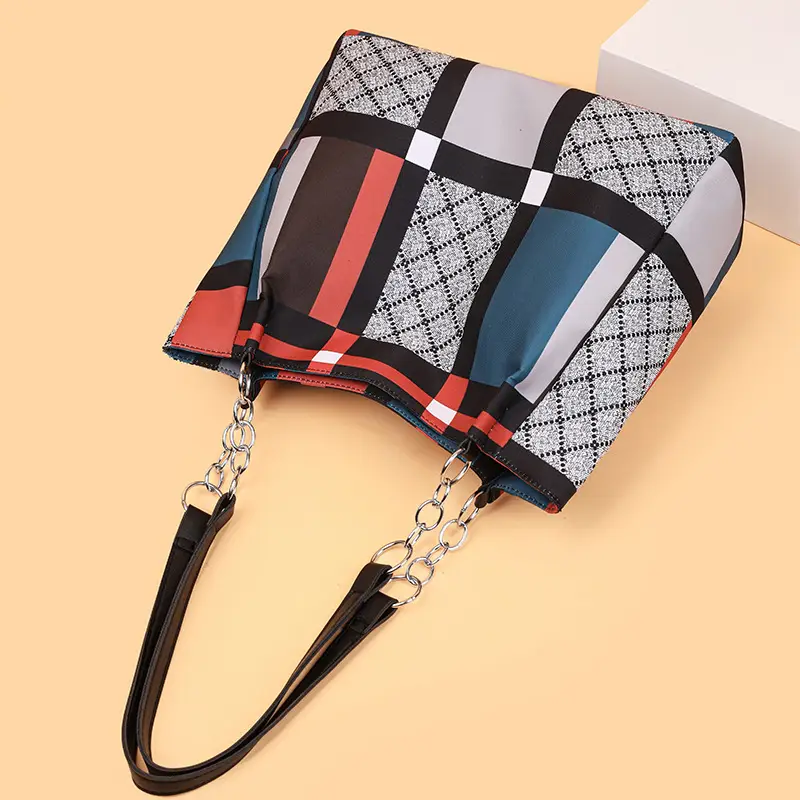 New Foreign Trade Nylon Plaid Large Tote Bag Women - Image 7