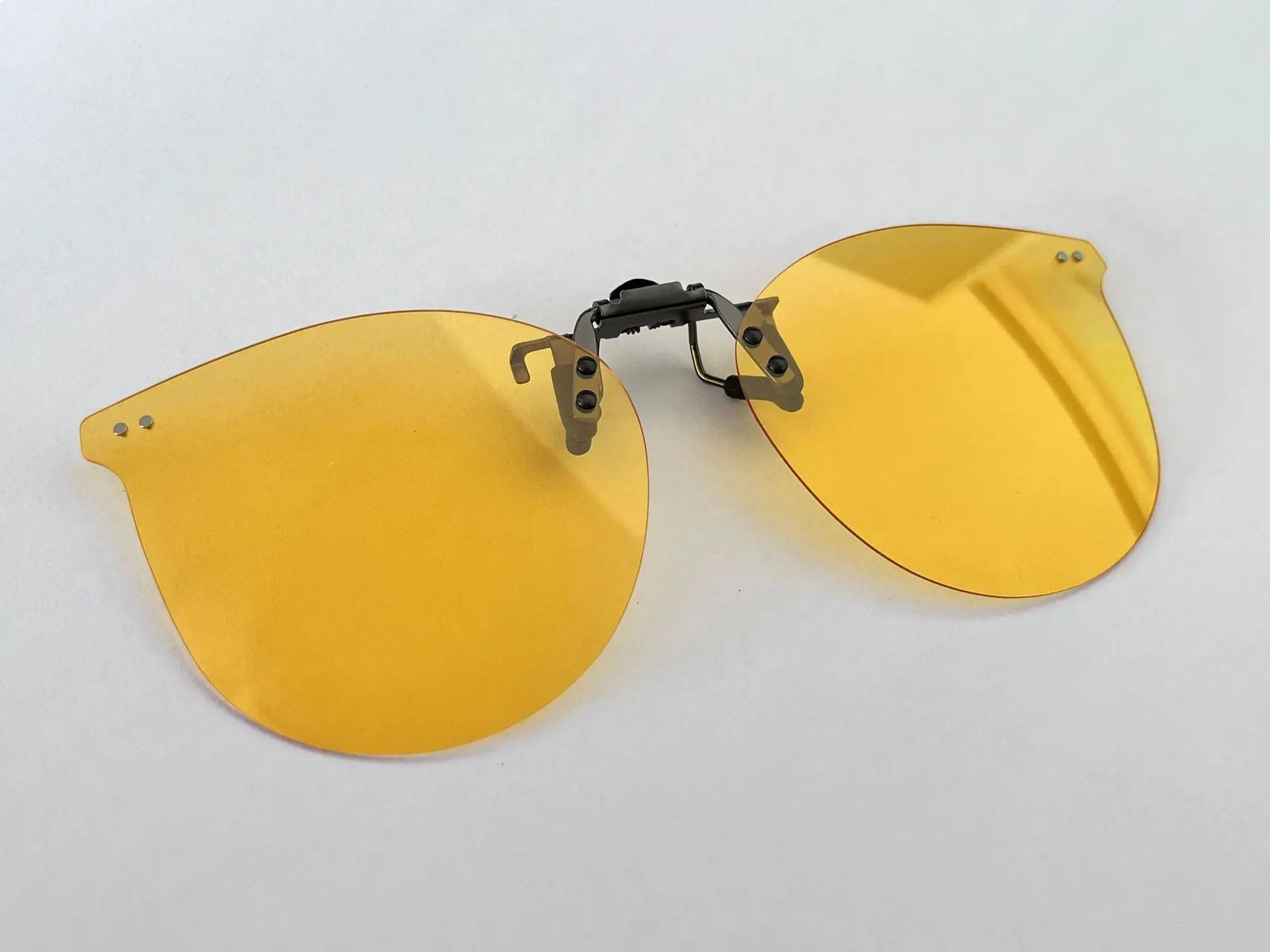 Ultra-Light Metal Clip-On Sunglasses Black - Image 5