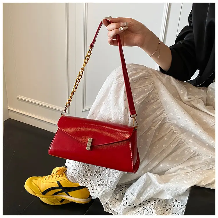 Women's Cream Chain Shoulder Bag with Gold Chain Strap — feature 14
