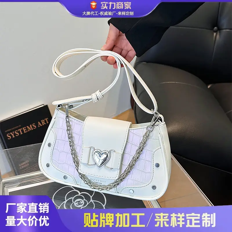 Retro Korean Style Women's White Heart Chain Shoulder Bag - Image 5