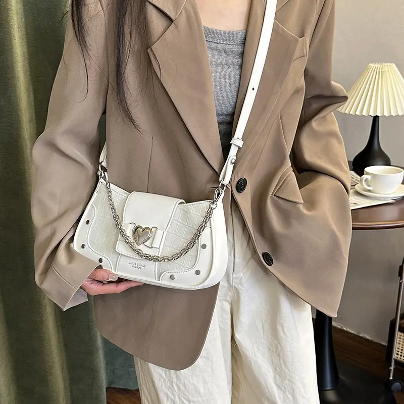 Retro Korean Style Women's White Heart Chain Shoulder Bag - Image 8