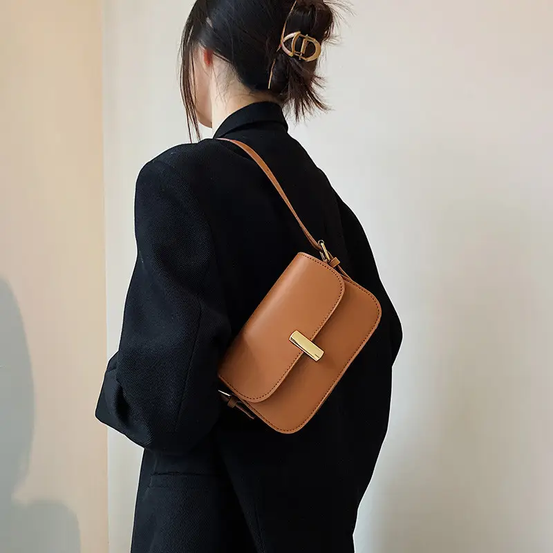 Women's Retro Crossbody Bag Tan Leather 2025