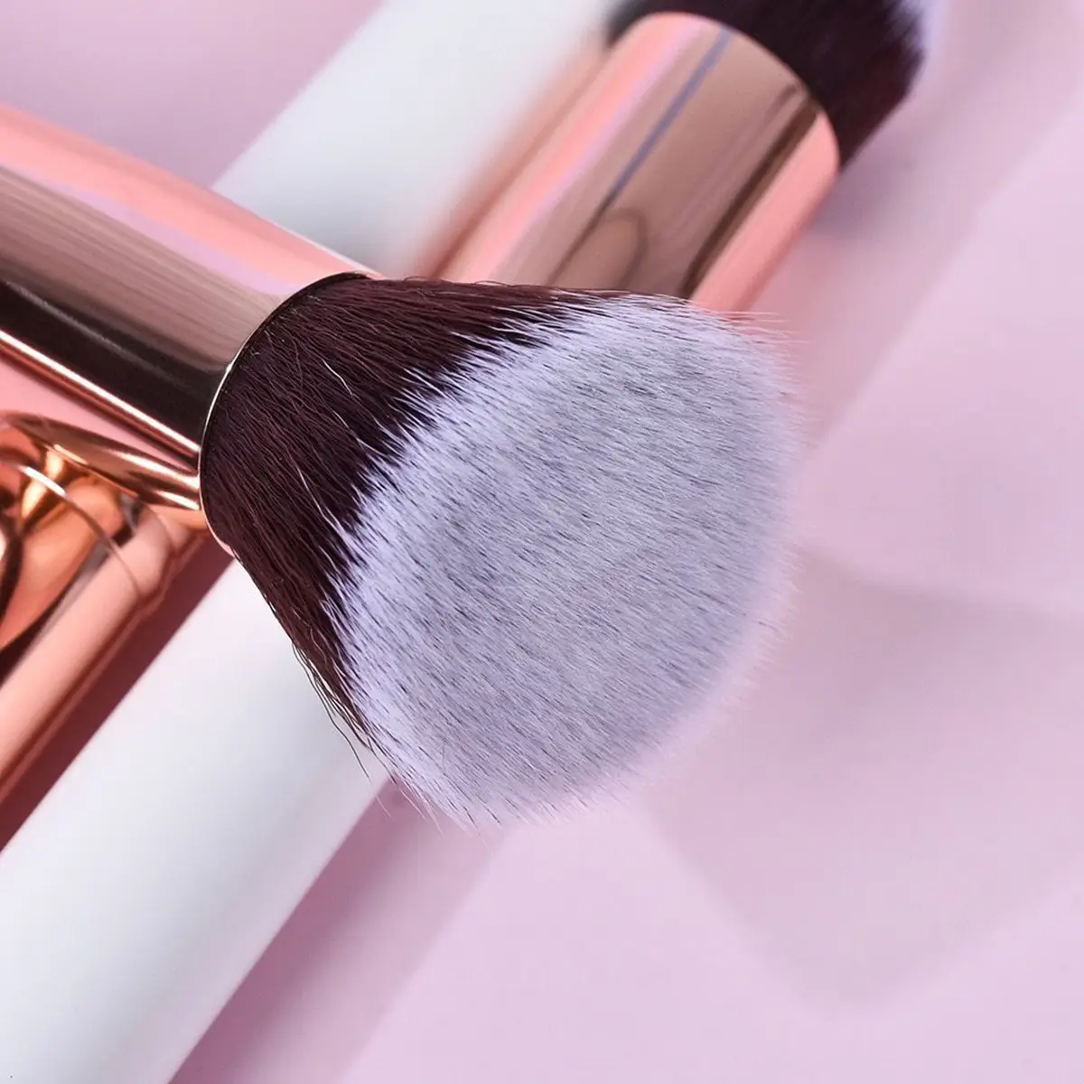 14-Piece Makeup Brush Set with Blush & Highlight Brushes β feature 9